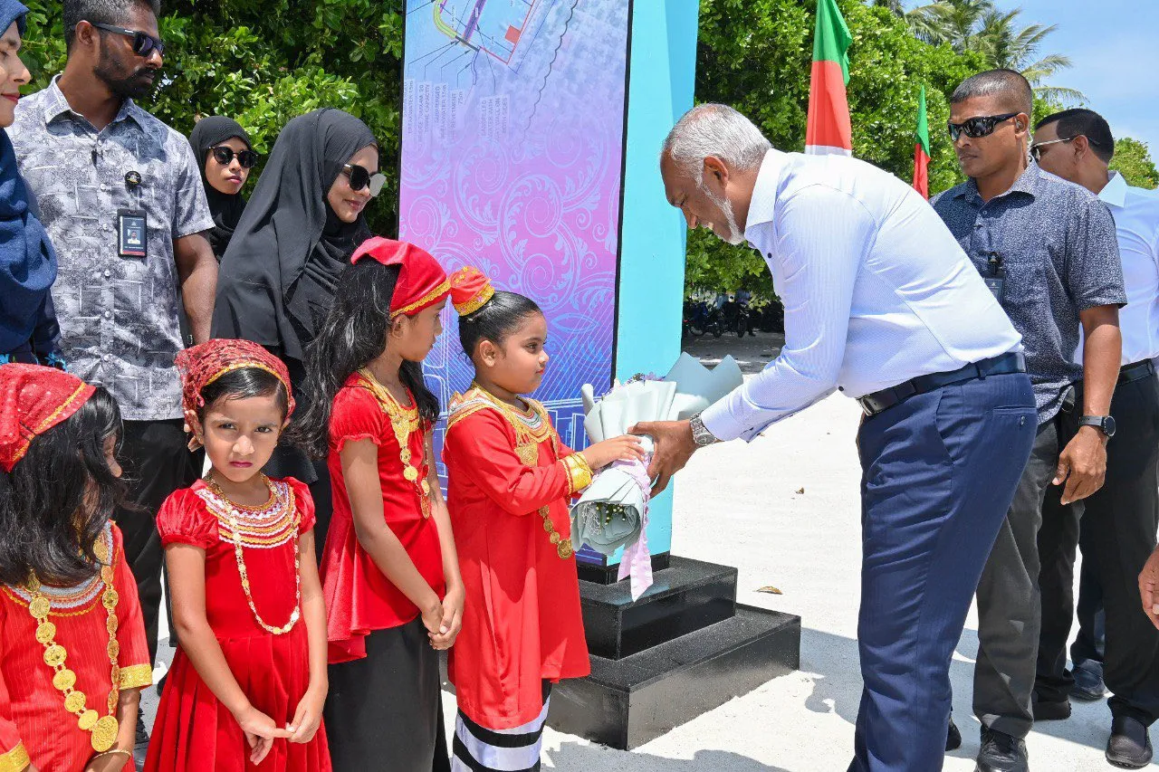 ރައީސް ޑރ.މުއިއްޒު ކުޑަހުވަދޫ އަށް ވަޑައިގެންފި
