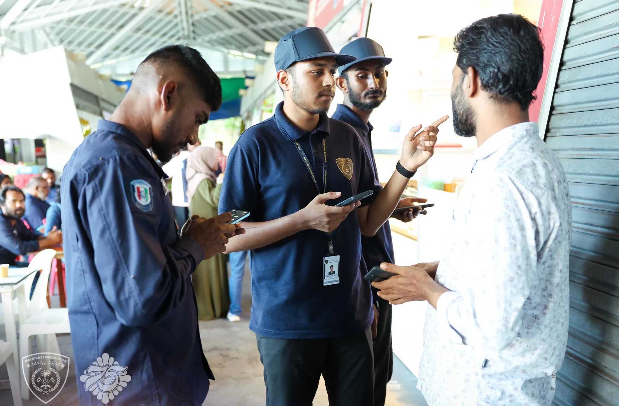 ގަވާއިދާ ހިލާފަށް އުޅެމުންދިޔަ 15 ބިދޭސީން އިމިގްރޭޝަނުގެ ބެލުމުގެ ދަށަށް