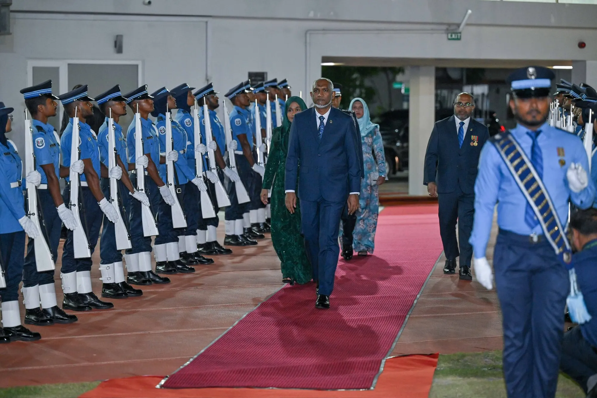 ރައީސް އެދިވަޑައިގަތީ މައްސަލައެއް ބަލަން ފަށާ ހިސާބުން ރައްޔިތުންނަށް މައުލޫމާތު ހިއްސާކުރުމަށް