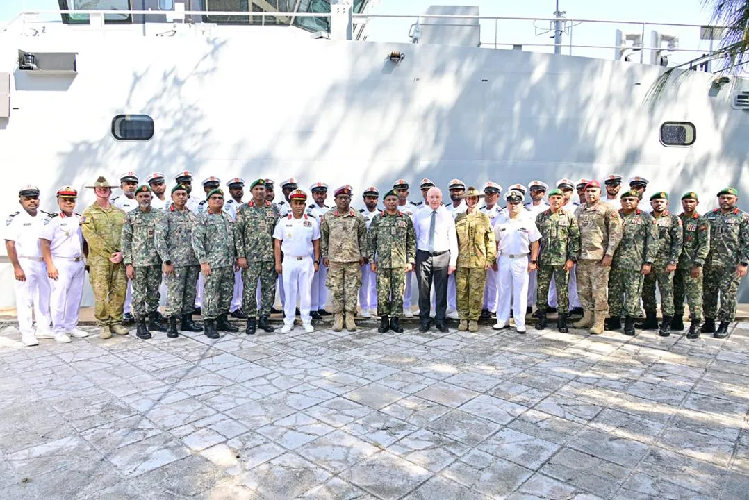 ދިވެހި ސަރުކާރުގެ އެދުމުގެ މަތިން، ހިލޭއެހީގެ ގޮތުގައި އޮސްޓްރޭލިއާ އިން ހަދިޔާކުރި ނޭވީ މަނަވަރު ދިވެހިރާއްޖެއަށް ގެނެސްފި