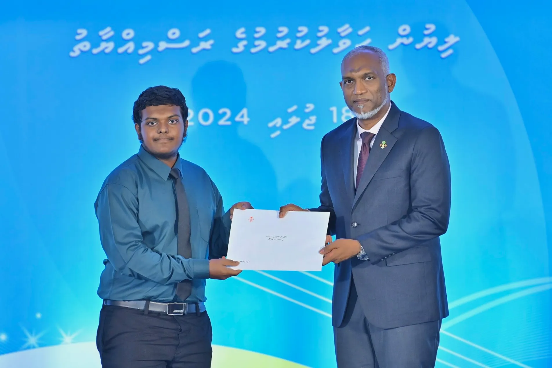 ރައީސް ދެއްވާ ޚާއްސަ ސްކޮލާޝިޕް 19 ދަރިވަރަކު ޙާޞިލްކޮށްފި