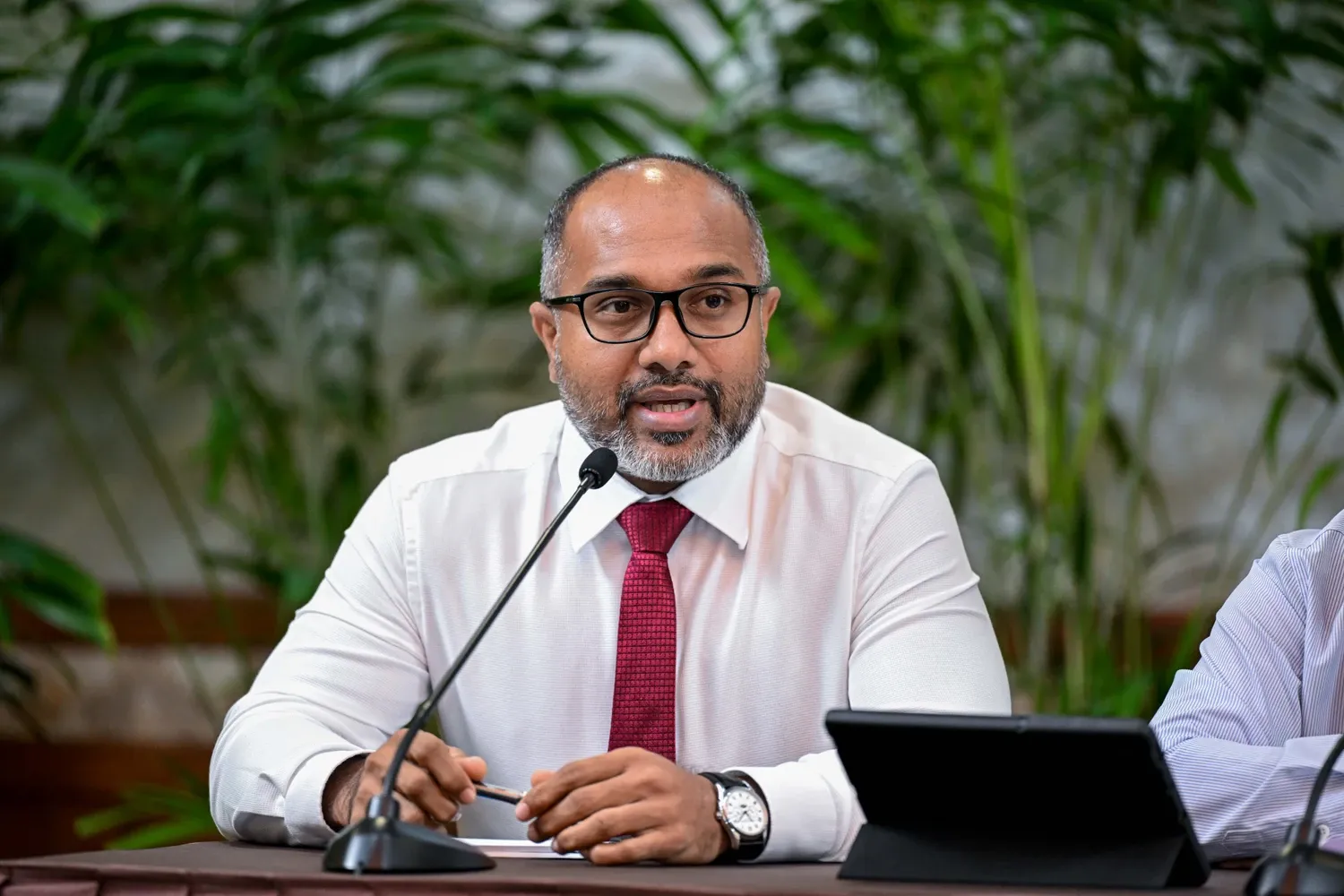 ވަޒީރު އެދިވަޑައިގަތީ ހުއްދަލިބިފަ އޮންނަ ތަންތަނުން އެމްއެމްއޭގެ ރޭޓުގައި ޑޮލަރު މާރުކުރުމަށް
