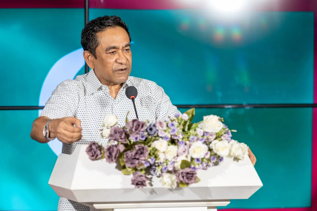 Former President and current leader of PNF, Abdulla Yameen Abdul Gayoom in last night's PNF meeting (Photo/Sun)