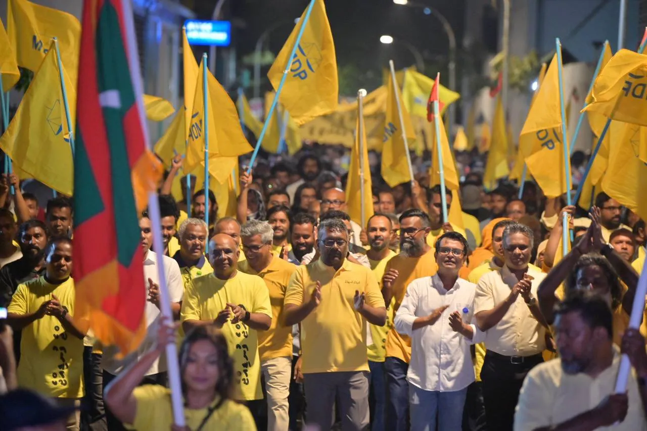 އެމްޑީޕީގެ ހިނގާލުމުން ދޭހަވެގެންދިޔައީ ސަރުކާރުން އެއްވެ އުޅުމަށް ފުރުސަތުދޭ މިންވަރު: ހީނާ