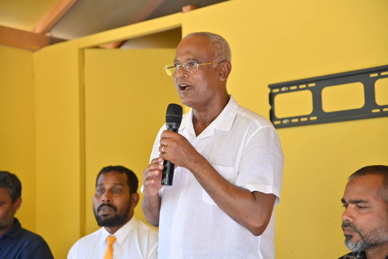 ވެރިކަން ގެއްލުނީ ރައީސް ނަޝީދު ޓީމު ވަކިވުމުންކަމަށް ރައީސް ޞާލިހް ވިދާޅުވެއްޖެ