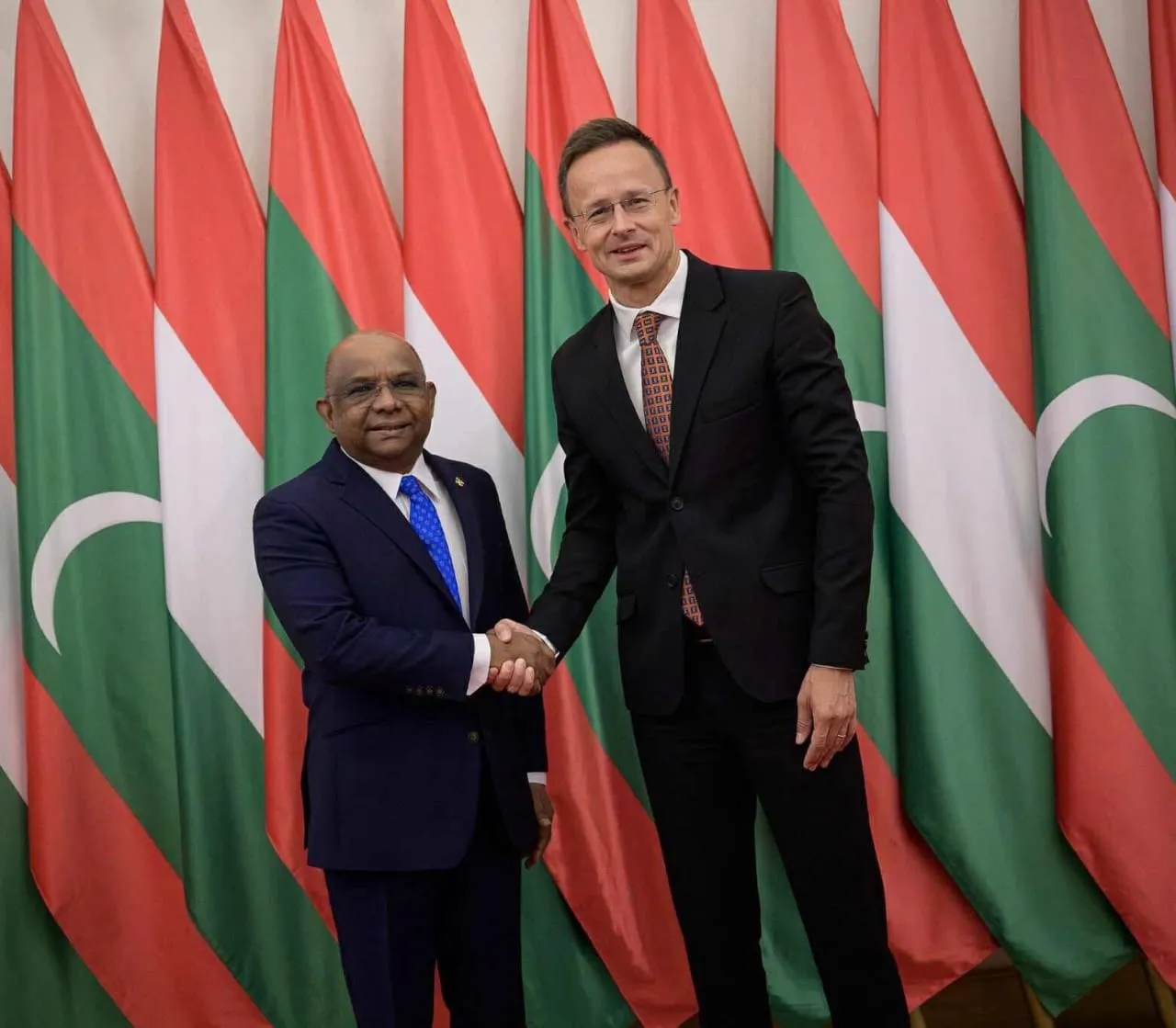 ހަންގޭރީގެ ޚާރިޖީ ވަޒީރާއި ޝާހިދު ބައްދަލުކުރައްވައިފި