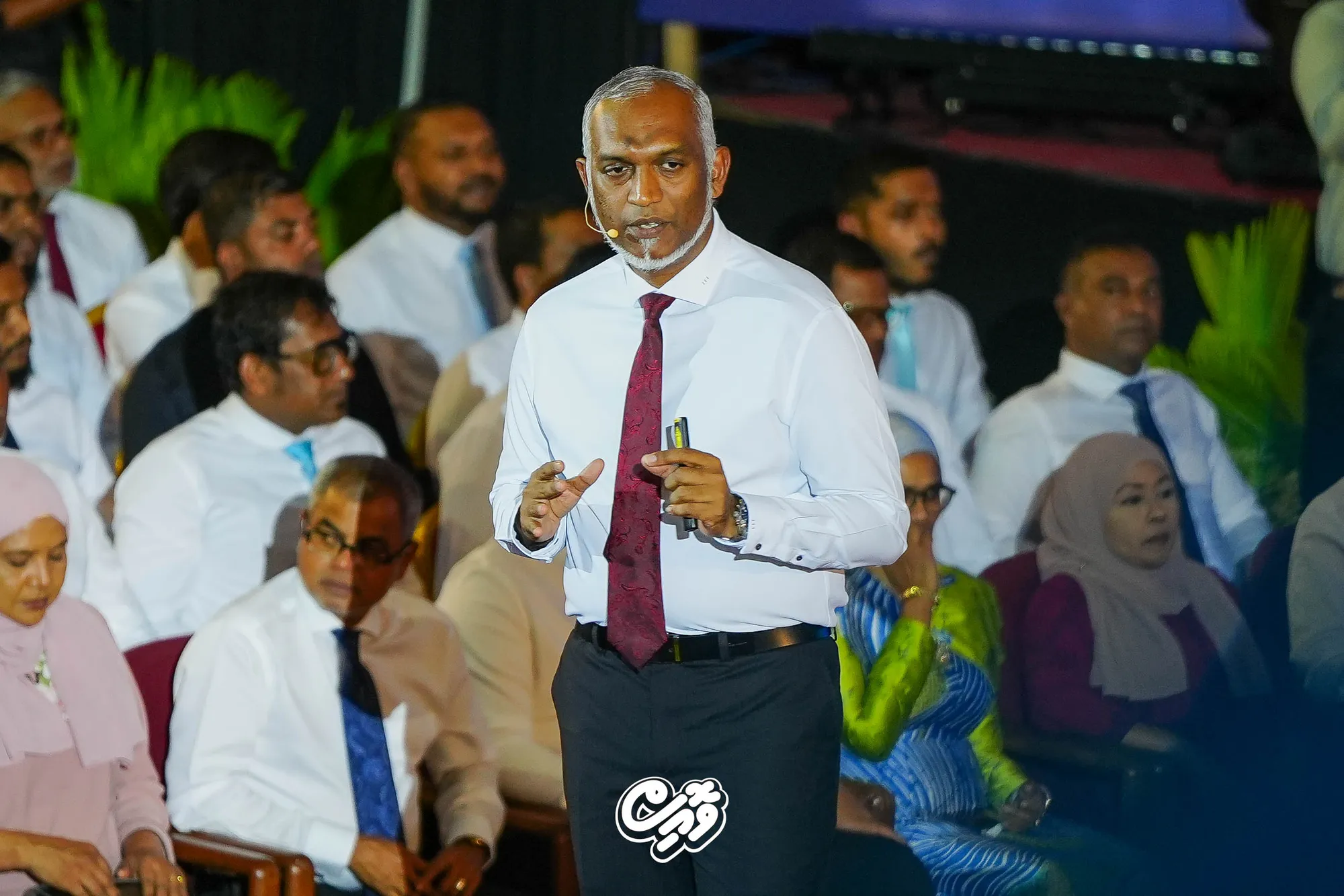 ފޯމު ނުފުރައި، ހަމައެކަނި އައިޑީކާޑުގެ އެއްފަޅި ހުށަހެޅި މީހުންނަށްވެސް ފުލެޓް ދީފައި އެބަހުރި: ރައީސް މުޢިއްޒު
