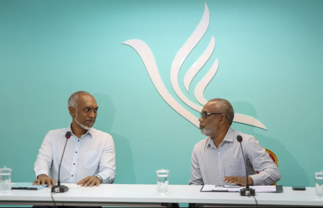 ޕްރައިމަރީއަކާއި ނުލައި، ޕީއެންސީގެ ރިޔާސީ ޓިކެޓް ރައީސް ޑރ.މުޢިއްޒަށް ދެނީ