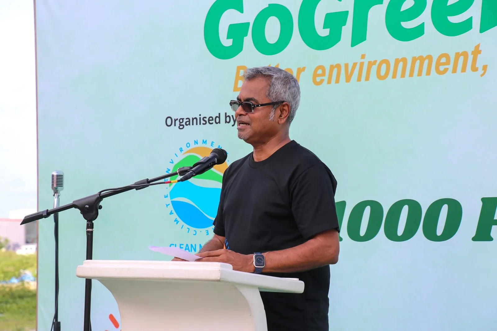 ކޮންމެ ބޭފުޅެއްގެވެސް މަންމަ އާއި ބައްޕަގެ ނަމުގައި ގަހެއް އިންދަމާ: ވަޒީރު ޠާރިޤު