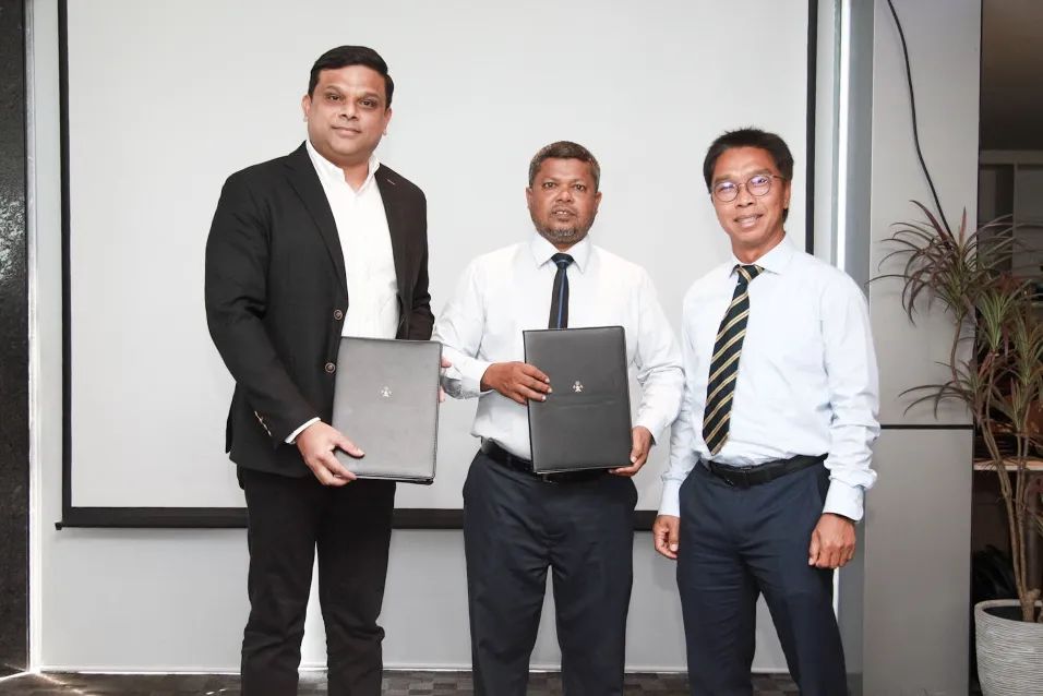 ދުވާލަކު 30 ޓަނުގެ އައިސް އުފެއްދޭ އައިސްޕްލާންޓު 11 ރަށެއްގައި ޤާއިމު ކުރަނީ