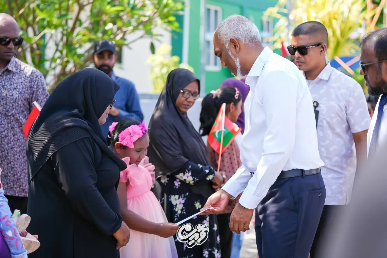 ދުނިޔެ ދެކެމުންދާ ކުރިއެރުމާއި ކާމިޔާބީގެ ފަހަތުގައި ތިބި ހަގީގީ ބަޠަލުންނަކީ މަންމައިން: ރައީސް މުޢިއްޒު
