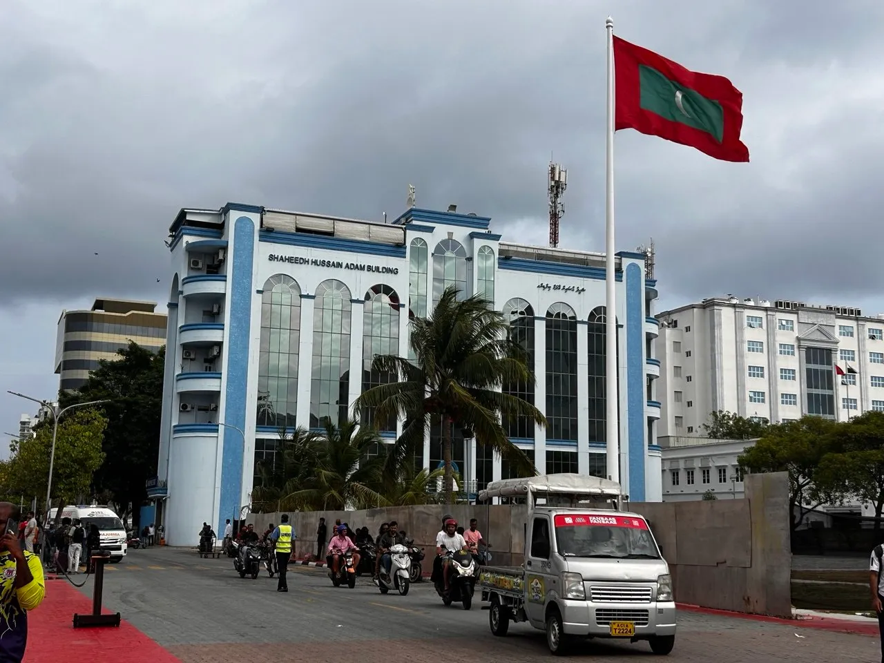 މާލޭގެ ގެއެއްގެ ތެރޭގައި މަރުވެފައި އޮތް މީހަކު ފެނިއްޖެ