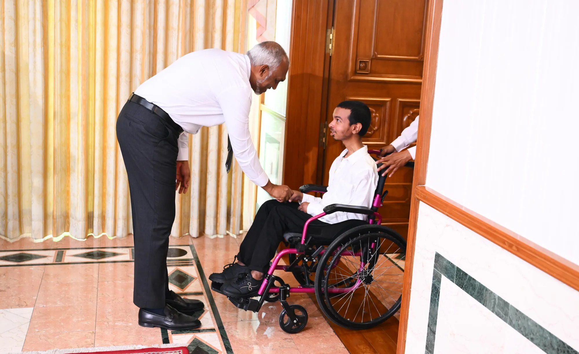 މި ޒުވާނާ ކިޔައިދިނީ ވަޒީފާއެއް ހޯދުމަށް ކުރަމުންދާ އުނދަގޫ ތަޖުރިބާ: ރައީސް ދެއްވީ ޔަގީންކަން