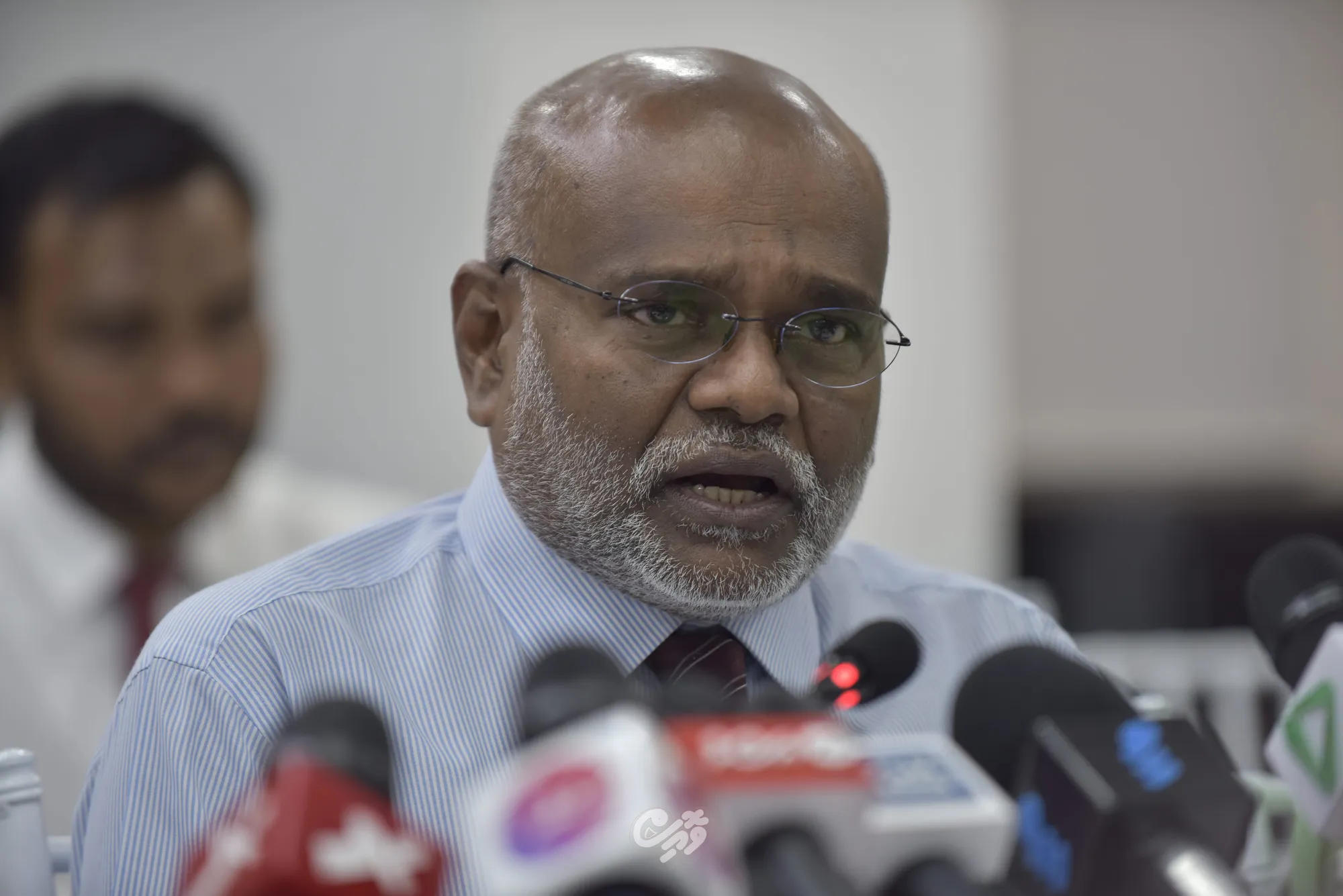 މިނިވަންކަމާއެކު މައްސަލަ ބެލޭނެ؛ ނުފޫޒެއް ފޯރުވާ ނަމަ އަޅުގަނޑު އިސްތިއުފާ ދޭނަން: ޑރ. މުނައްވަރު