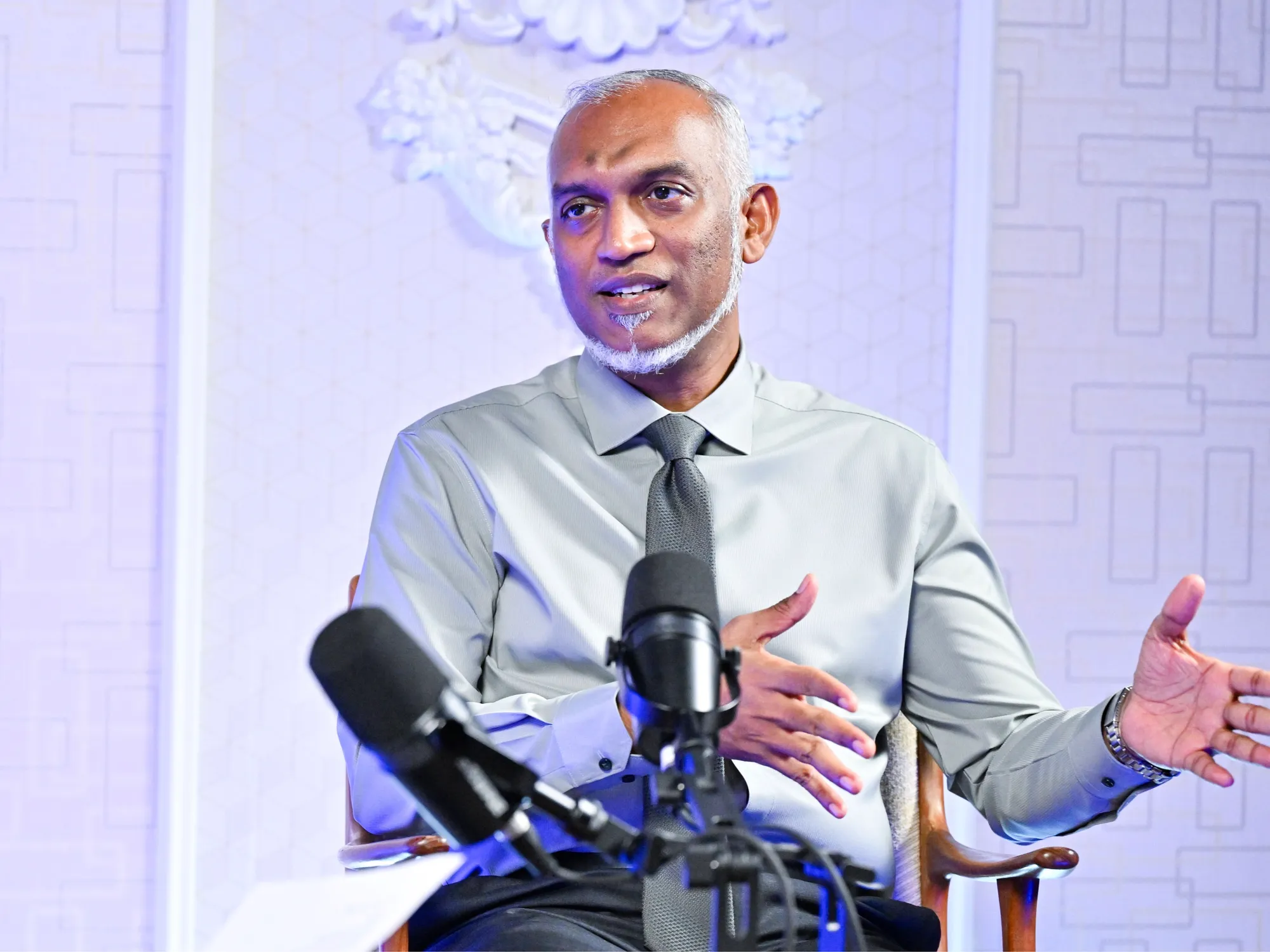 ޝަރުތު ހަމަވާ ހުރިހާ ދަރިވަރުންނަށް ލޯނު ދޫކުރަން ރައީސް އަންގަވައިފި