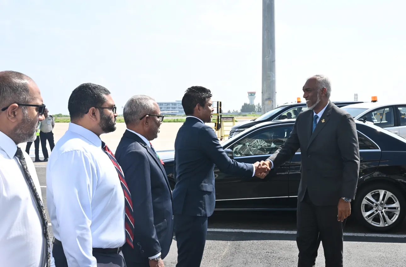 ސަޢޫދީ އާއި އަޒަރްބައިޖާނަށް ކުރެއްވި ދަތުރުފުޅަށްފަހު ރައީސުލްޖުމްހޫރިއްޔާ ރާއްޖެ ވަޑައިގެންފި