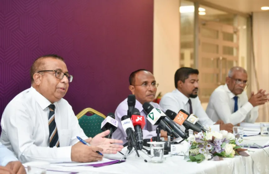 ކެންޑިޑޭޓުންނަށް މަންދޫބުން ހަމަޖެއްސުމުގެ ފުރުޞަތު ހުޅުވާލައިފި