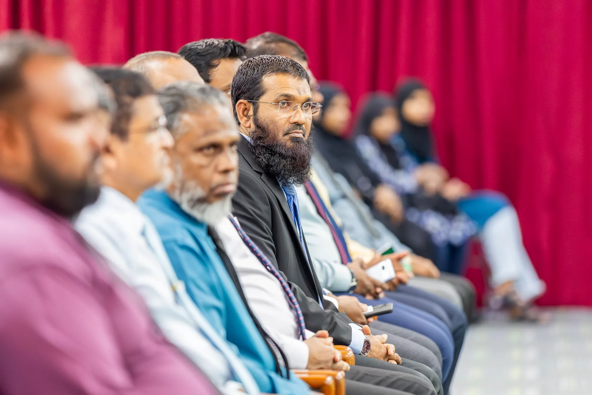 ޝެއިހް ސަމީރު، ރޮޒައިނާއަށް: ޝަރުޢީ އިލްމުގެ އަލިފުބާވެސް ނުދަނެތިބެ ފަތުވާ މަޖްލީހުގެ އިޚުުތިޞާޞު ތެރެއަށް ނުވަދޭ