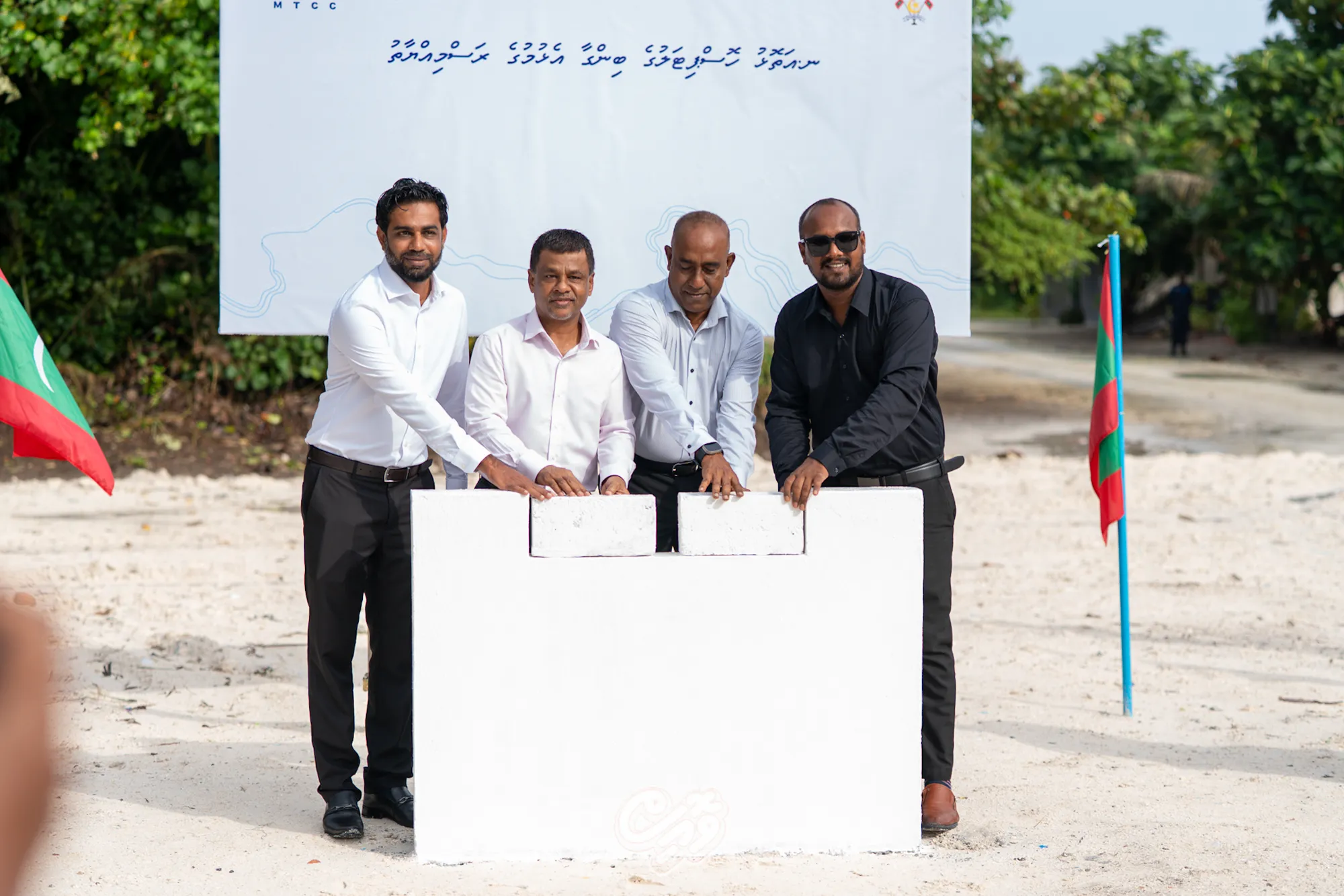ނ.އަތޮޅު ހޮސްޕިޓަލުގެ އައު އިމާރާތުގެ ބިންގާ އަޅައިފި