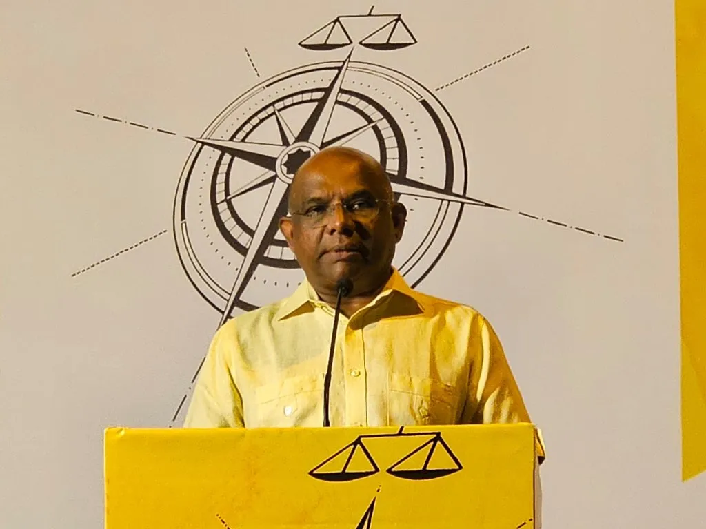 ގައުމިއްޔަތުގެ ނަމުގައި މި ސަރުކާރުން ދަނީ "ފިތުނައިގެ އޮށް" އިންދަމުން: ޝާހިދު