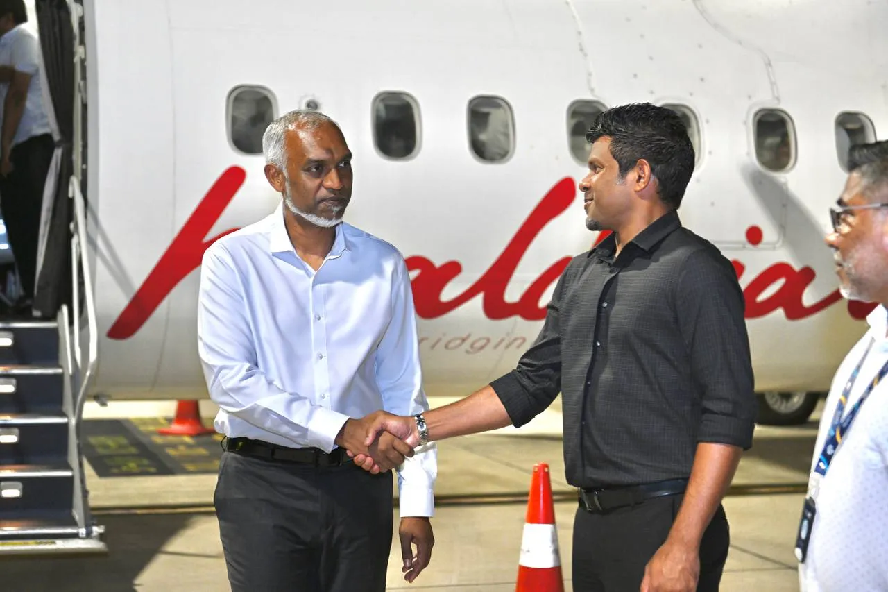 ރ އަތޮޅާއި ބ އަތޮޅުގެ ރަށްތަކަށް ކުރެއްވި ދަތުރުފުޅު ނިންމަވާލައްވައި، ރައީސް މާލެ ވަޑައިގެންފި