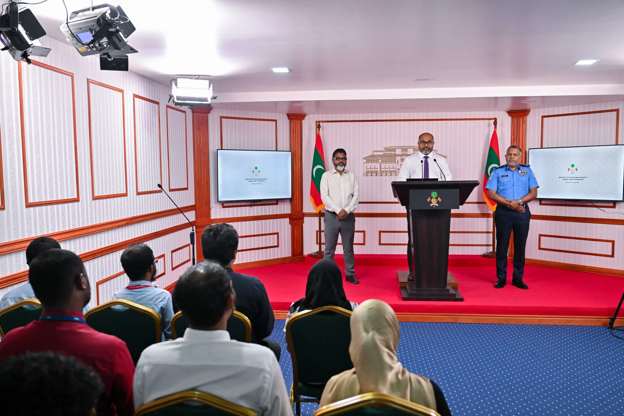 ޕެރޯލް ބޯޑު އުވާލައި ދޫކޮށްލި ކުއްވެރިޔާ އަލުން ހައްޔަރުކޮށްފި