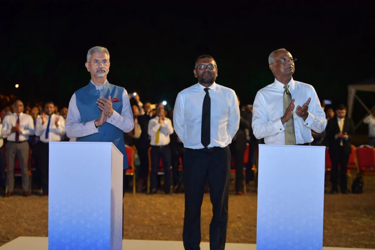 President Solih and Indian External Affairs Minister Jaishankar inaugurate the Hanimaadhoo Airport project at Hanimaadhoo this evening (Photo/ President's Office)