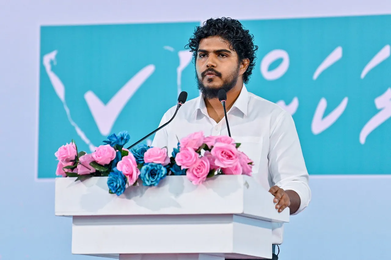 އަޒާނަށް ފިޔަވަޅު އަޅާ ޕީޖީގެ ވަޓްސްއެޕް ގުރޫޕުން ބޭރުކޮށްފި