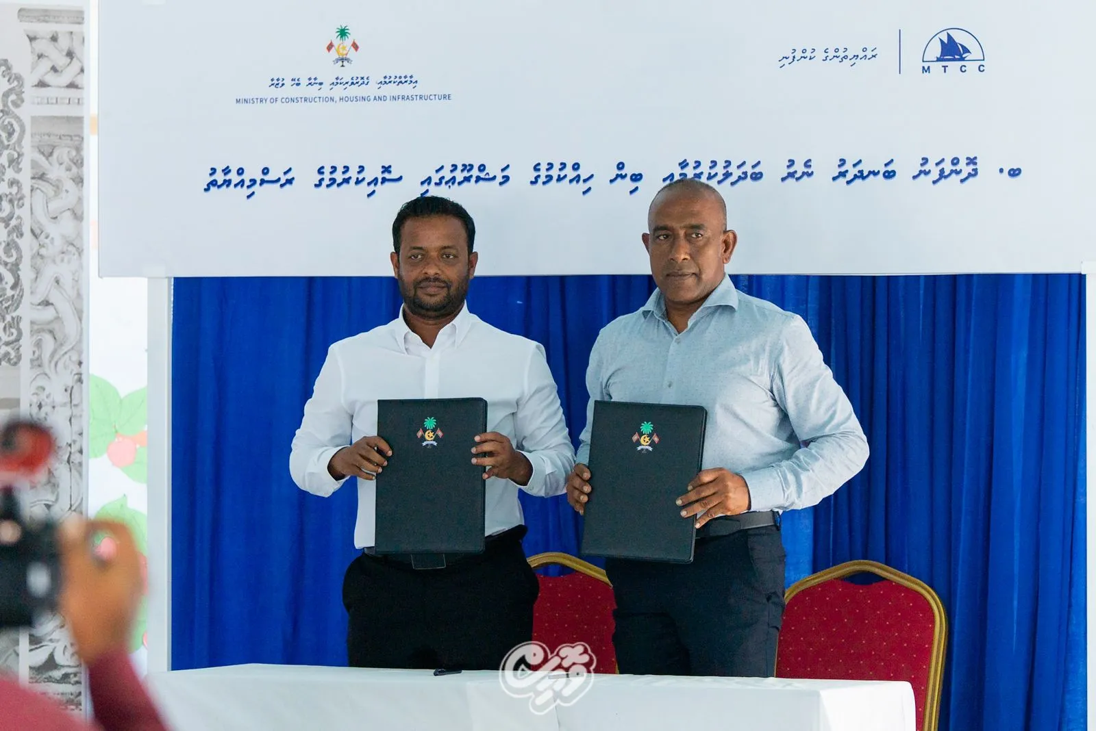 ދޮންފަނަށް ޚާއްސަ ދުވަހެއް: ބިން ހިއްކުމާއި ނެރު ބަދަލުކުރުމާއި ގޮނޑުދޮށް ހިމާޔަތް ކުރަން ހަވާލުކޮށްފި