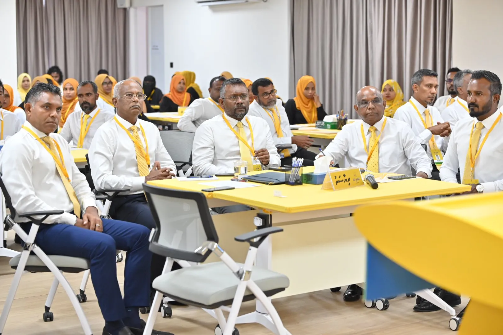އެމްޑީޕީގެ "ލާމަރުކަޒީ ގުޅުން" ކޮންފަރަންސް ފަށައިފި
