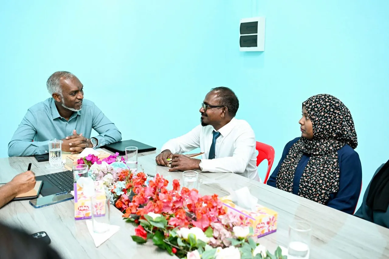 ފުޅަދޫގައި ހުއްޓިފައިވާ މަޝްރޫޢުތައް ކުރިޔަށްގެންގޮސް ދެއްވުމަށް ރައީސް އަރިހުގައި އެދިއްޖެ