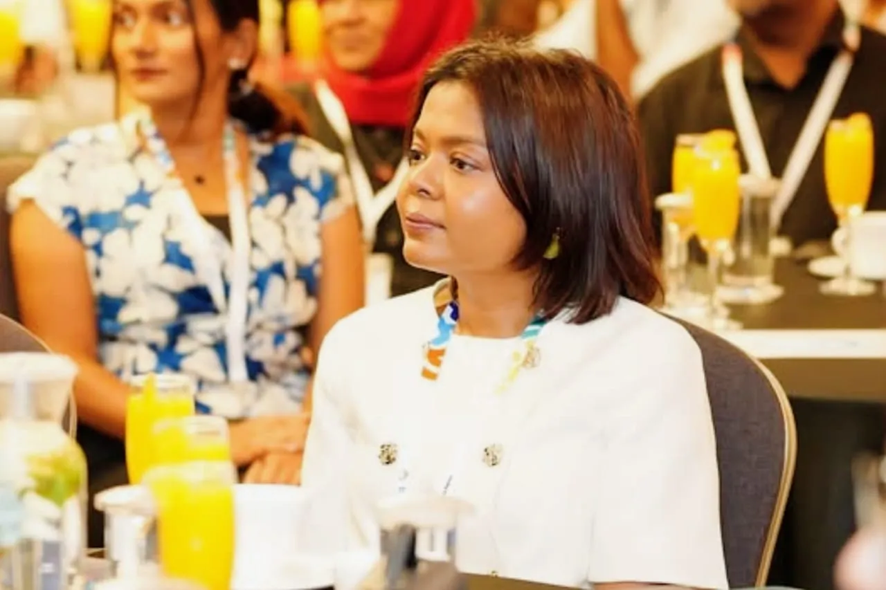 ވިޒިޓް މޯލްޑިވްސްގެ ބޯޑަށް ސަބީހާ އަޙްމަދު