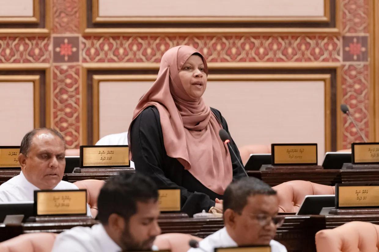 ކޮމިޓީގައި ވޯޓު ނުދެއްވައި ތަޅުމުގައި ބިލް ފާސްކުރަން ވޯޓު ދެއްވި ސަބަބު އަނާރާ ހާމަކުރައްވައިފި