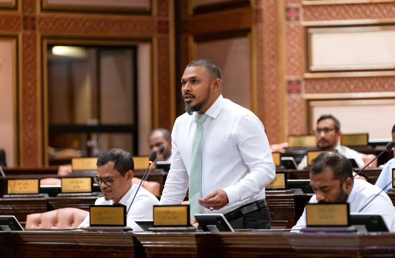 ދަރަނި މެނޭޖްކުރުމަކީ މިނިވަންކަމާ ގުޅިފައިވާކަމެއް: ޢިމްރާން