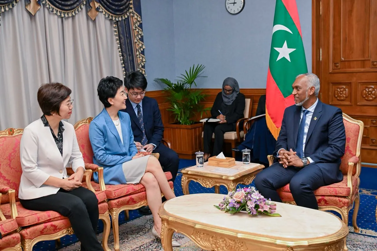 ޗައިނާ އާއި ރާއްޖެ އާއި ދެމެދު ސޮއިކުރި އެއްބަސްވުންތަކަށް ޢަމަލީ ސިފަ ގެނައުމަާއި ގުޅޭގޮތުން މަޝްވަރާކޮށްފި