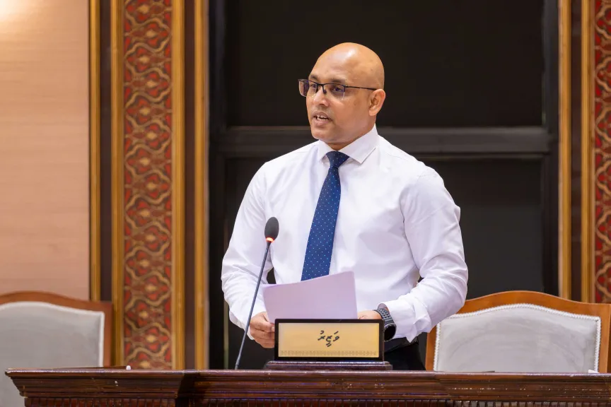 ފިނޭންސް މިނިސްޓަރު ހަސަން ޒަރީރު 