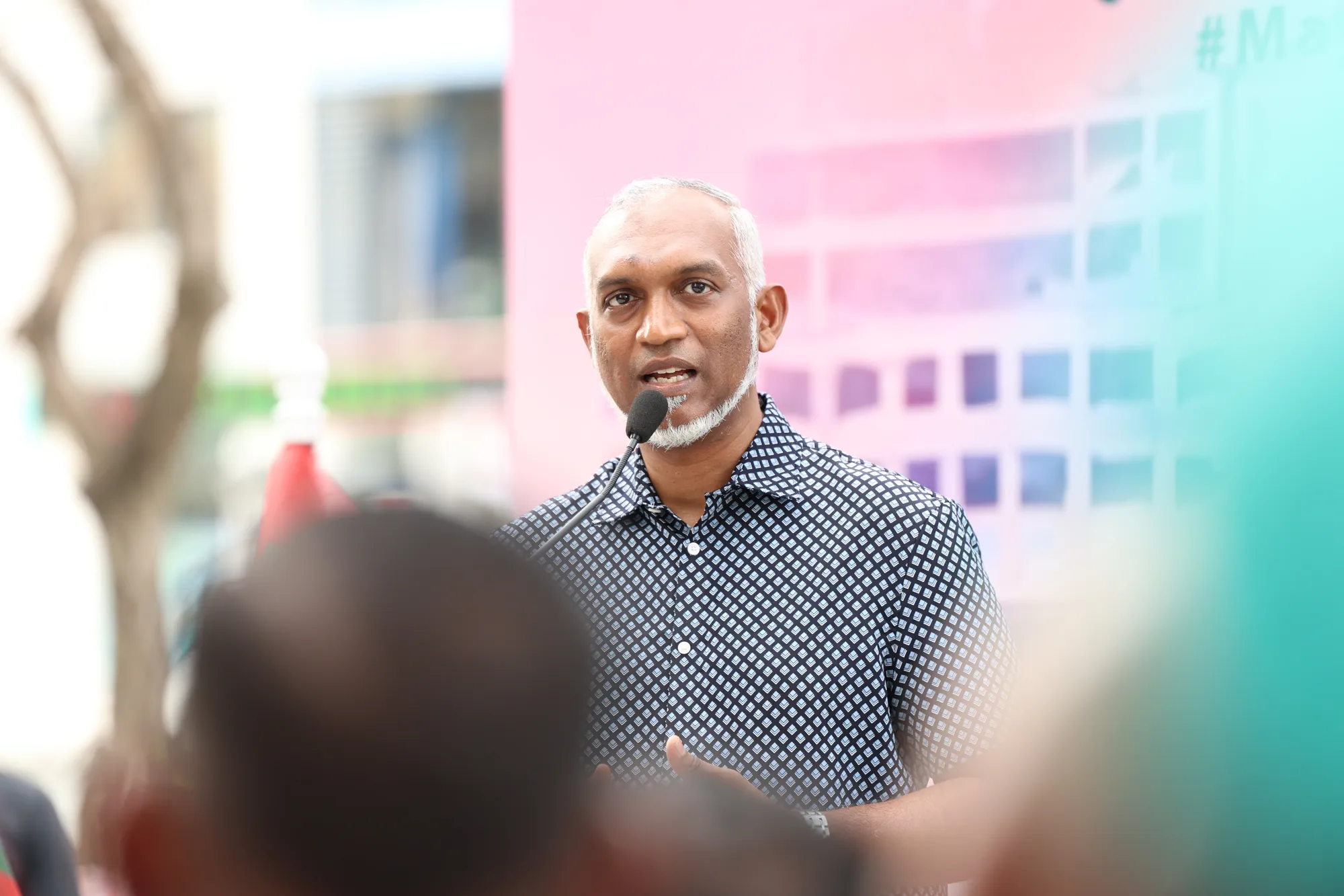 ލިފްޓްތައް ގެނެސް ލިފްޓްތައް ހަރުކުރުމުގެ މަސައްކަތް ފަށައިފި: ރައީސް މުޢިއްޒު