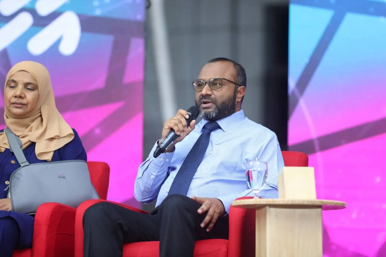 ލޯފަން ދަރިވަރުންނަށް އެހީވުމަށް، މަތީ ތައުލީމަށް ބޭނުންކުރާ ފޮތްތަކުގެ އޯޑިއޯ ރެކޯޑިން ހަދަނީ