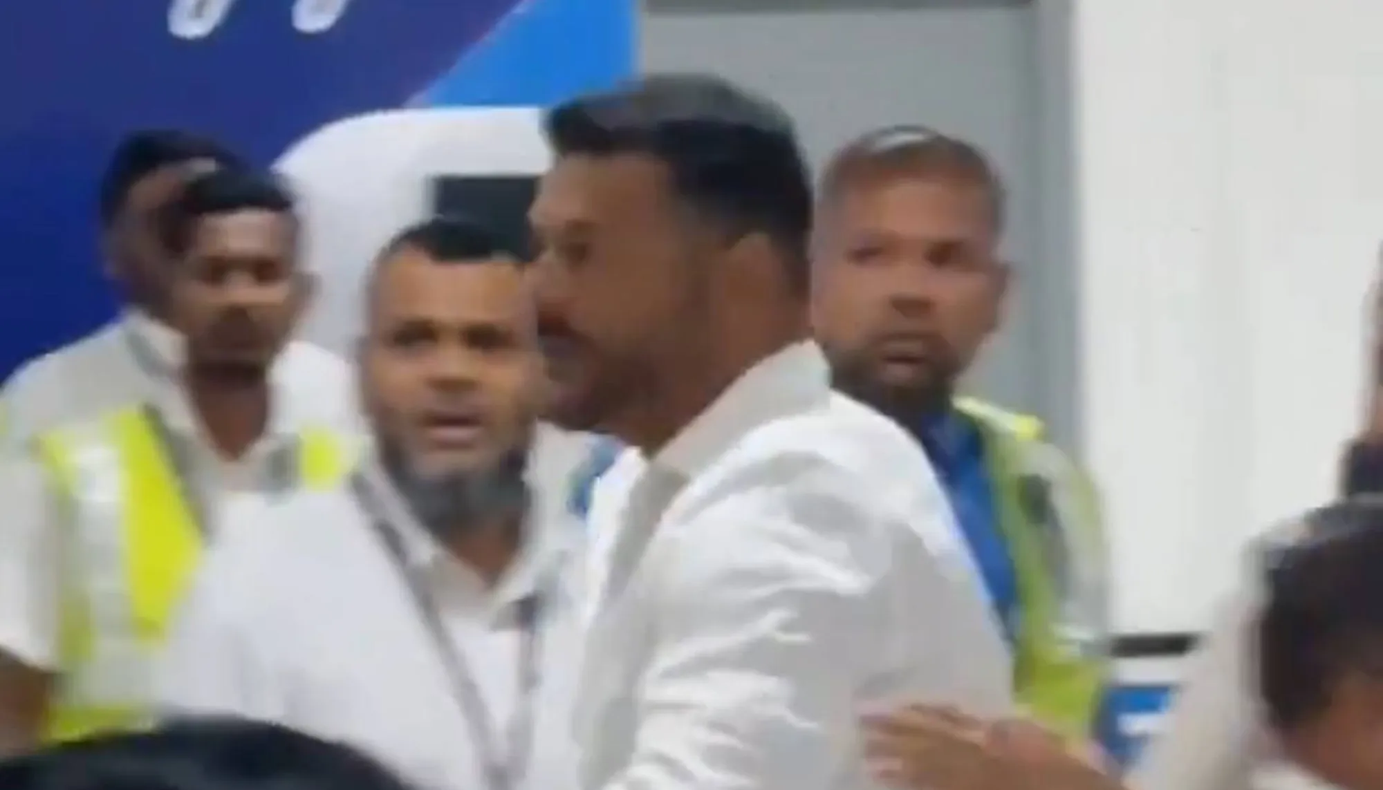ވީއައިއޭގައި މާރާމާރީ ހިންގި ބިދޭސީއަކު ހައްޔަރުކޮށްފި