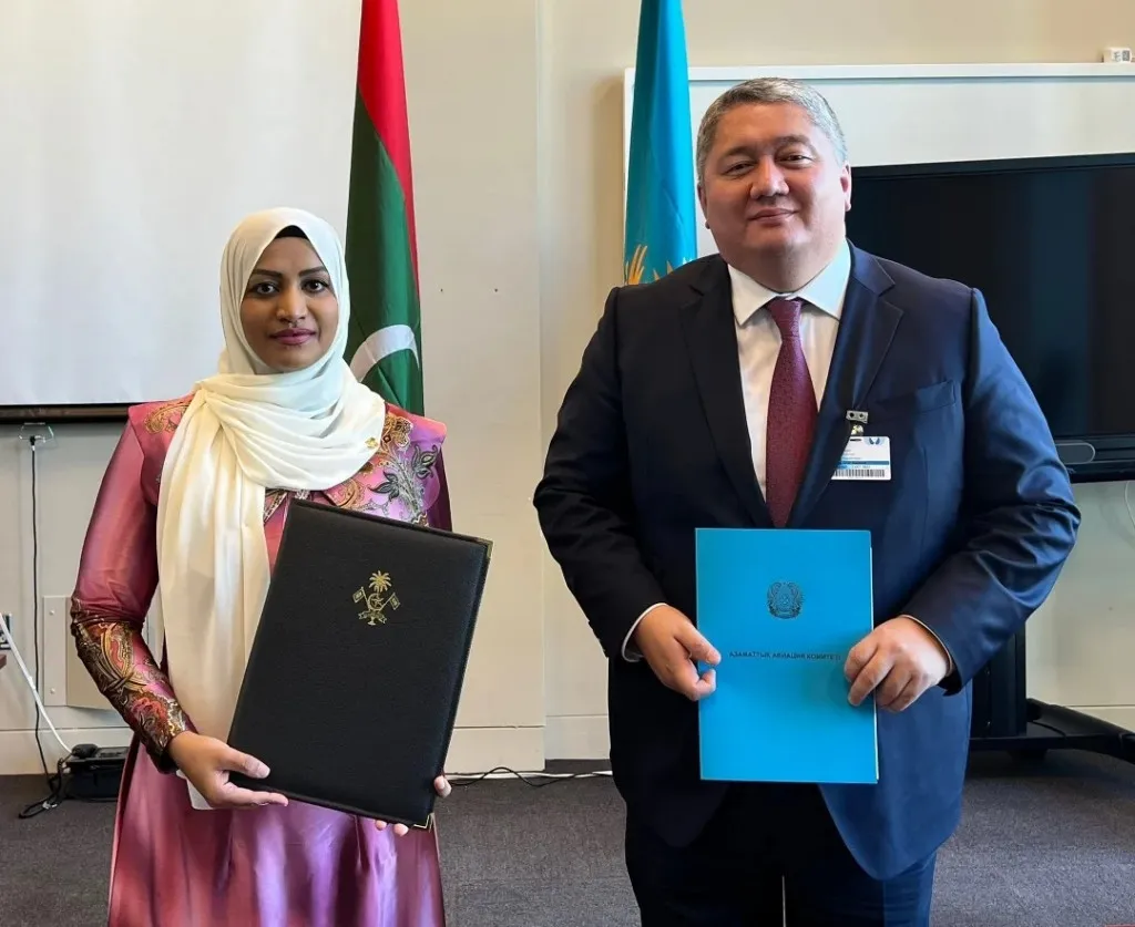 Minister of Transport and Civil Aviation Aishath Nahula and Talgat Lastayev, the Chairman of the Civil Aviation Committee of the Ministry of Industry and Infrastructure Development