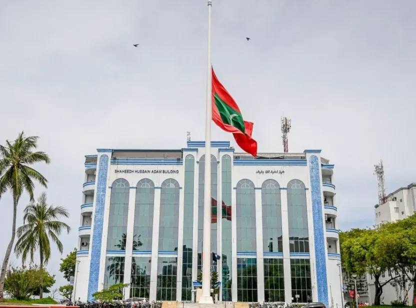 އީރާންގެ ރައީސް އަވަހާރަވުމާ ގުޅިގެން ތިން ދުވަސް ވަންދެން ދިވެހި ދިދަ ބައިދަނޑިއަށް ތިރިކުރަން ނިންމައިފި