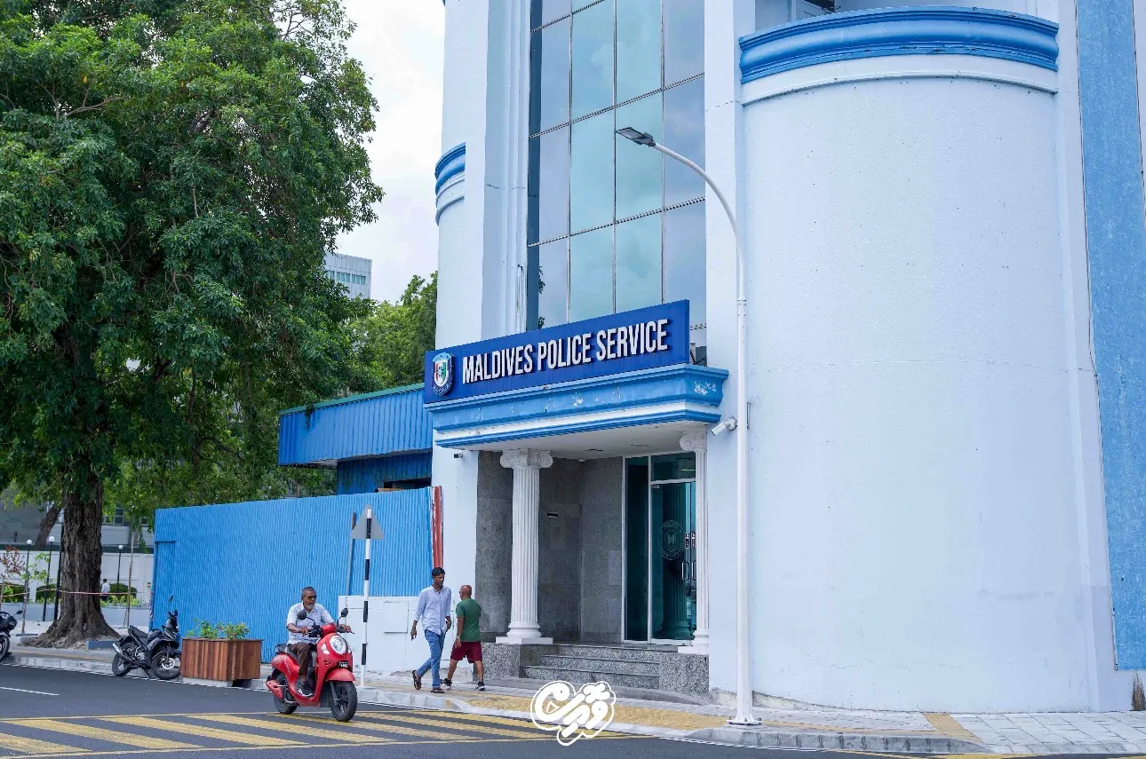 ޑްރަގް ކެފޭއަކުން ގިނަ އަދަދެއްގެ ފައިސާއާއެކު ހަ މީހަކު ހައްޔަރުކޮށްފި