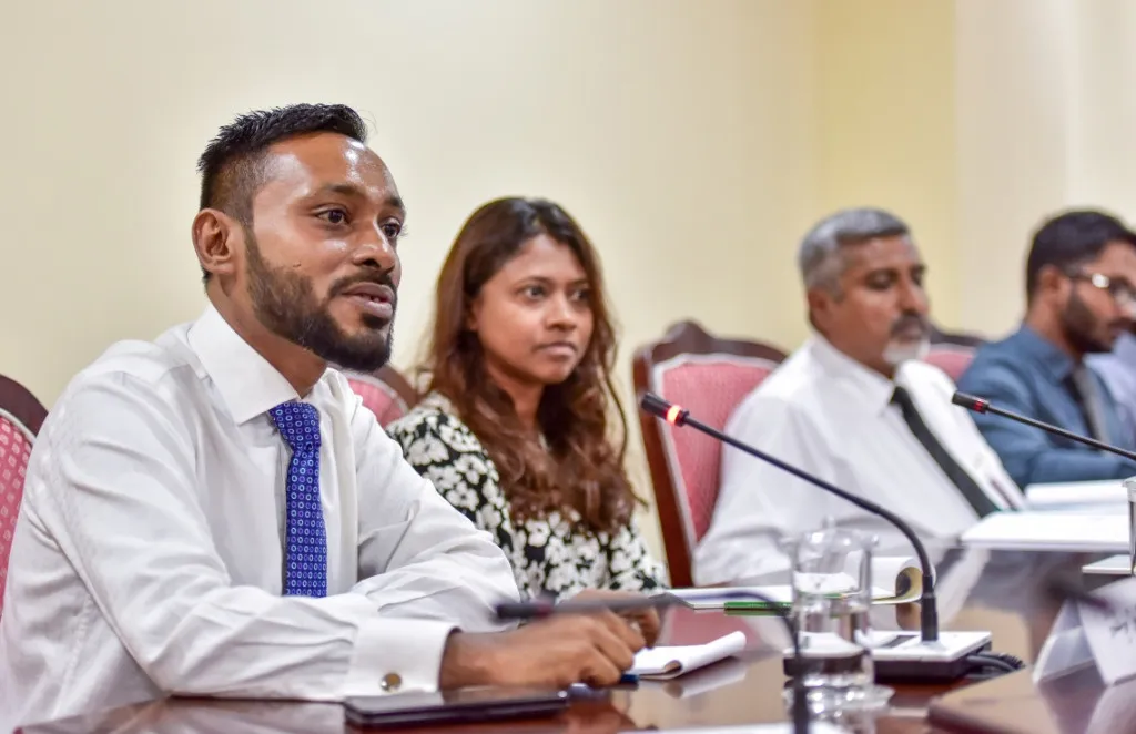 ބާކައުންސިލުގެ ރައީސް އަވަހާރަވެއްޖެ