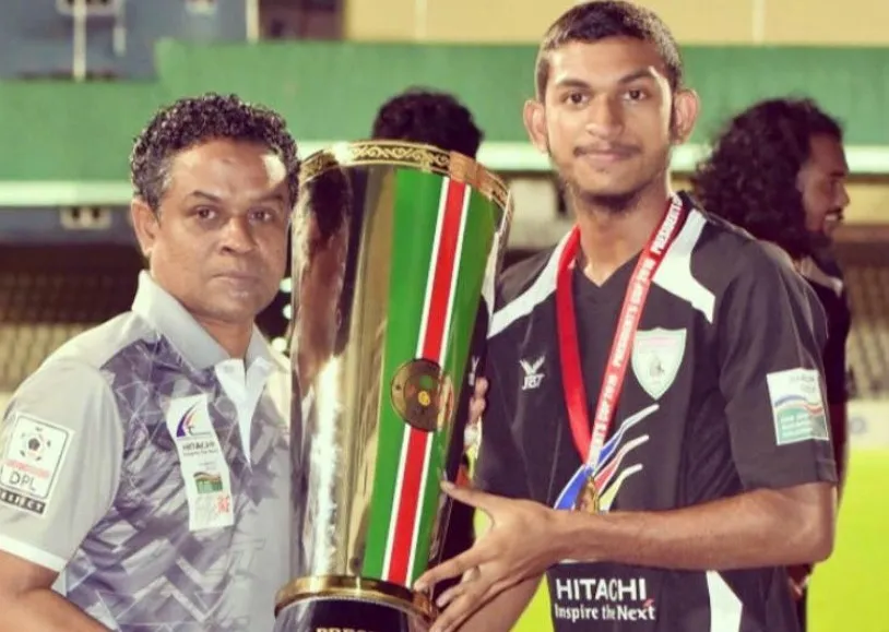 އަންކޮ ބުނީ، ދިވެހިންގެ ފަޚުރަކަށްވީ ބޯޅަ ލަދަކަށްވެ, ފަކުރަކަށް ވެއްޖެކަމަށް