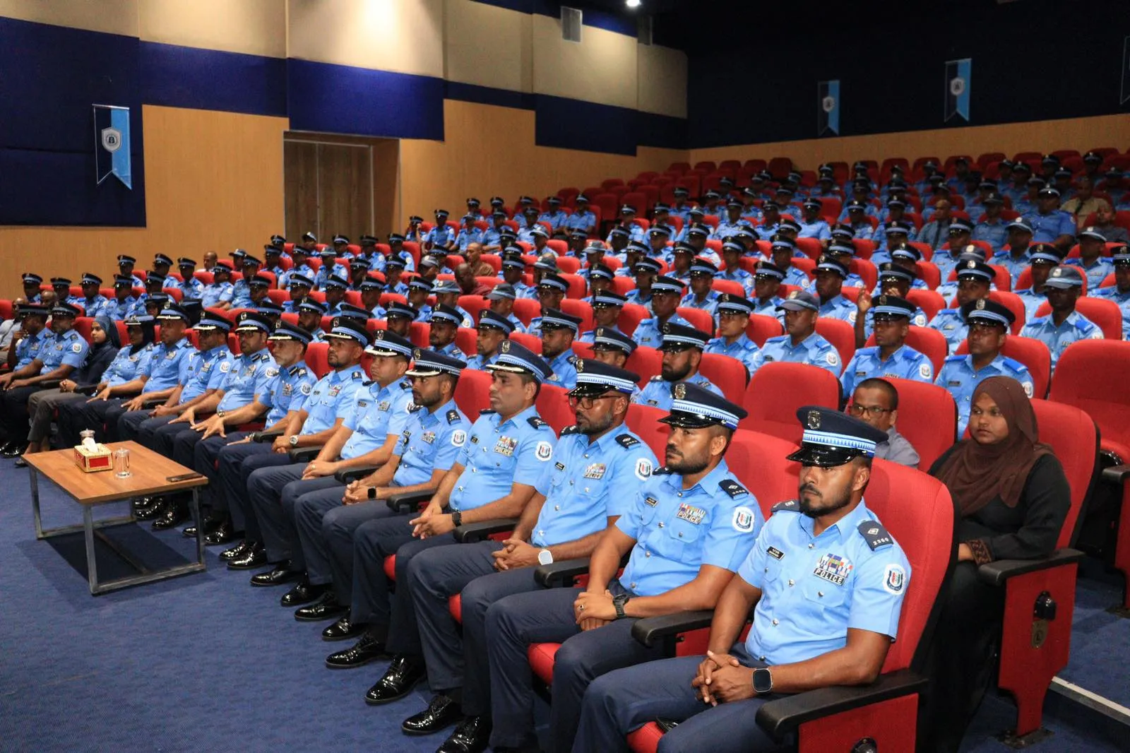 ފުލުހުންގެ ވަޒީފާއަށް ކުރިމަތިލާން ހުޅުވާލައިފި