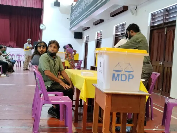 އެމްޑީޕީ ޕްރައިމަރީގެ ވޯޓުލުން ފަށައިފި