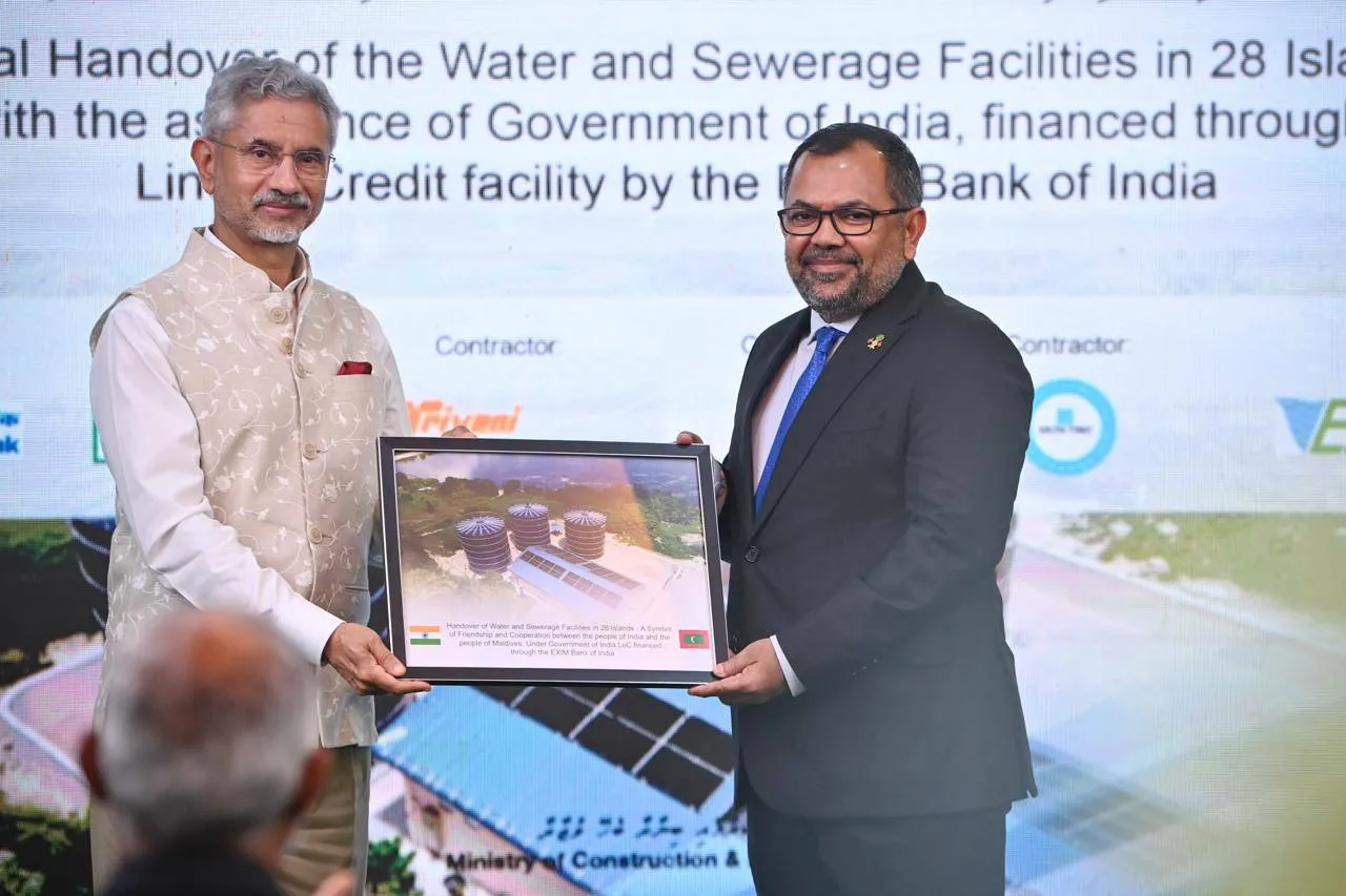 India’s External Affairs Minister S. Jaishankar and Foreign Minister Moosa Zameer in the handover ceremony (Photo/ President’s office)