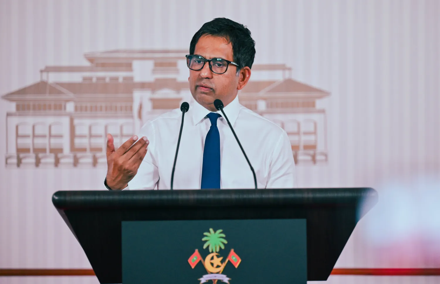 މާލޭގައި ހަދާ ދެ ޕާކިން ބިލްޑިން އަންނަ އަހަރުގެ ނޮވެމްބަރުގެ ކުރިން ނިންމަނީ