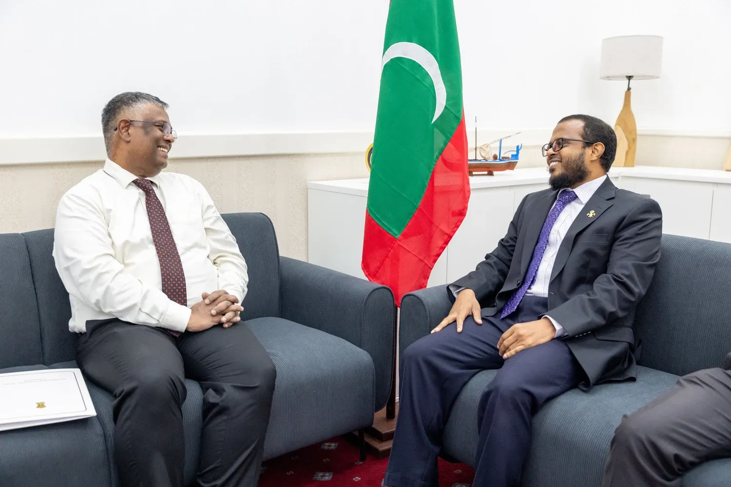 މޫސުމީ ކަންކަމާއި ތިމާވެށީގެ ދާއިރާއިން ރާއްޖެއާއި އިންޑިއާއާ ދެމެދު ގުޅުން ބަދަހިކުރުމާ ގުޅޭގޮތުން މަޝްވަރާކޮށްފި