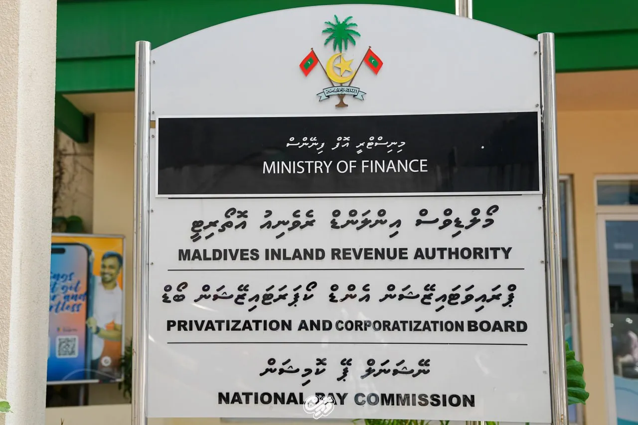 އަހަރުގެ މިހާތަނަށް ދައުލަތުގެ ބަޖެޓަށް 1.2 ބިލިއަން ރުފިޔާގެ އަރަންޏެއް!